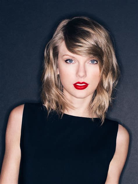 13 Taylor Swift Photoshoot Images