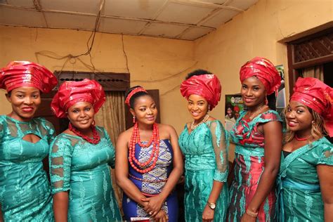 Nigerias Tradition Of Matching Outfits At Events Has A Downside