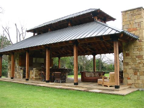 An outdoor kitchen expands your living space and allows you to cook, eat and entertain without having to book a reservation. Texas Regional | Richard Drummond Davis Architects ...