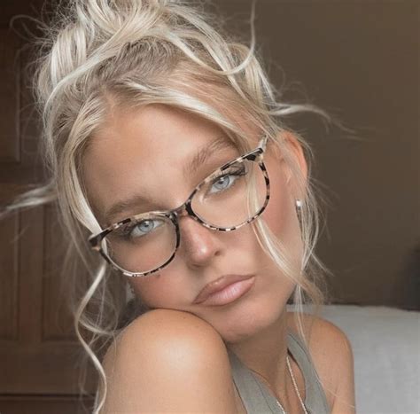 Pin By Diamond Sparkles On Glasses Hairstyles With Glasses Blonde With Glasses Glasses Women