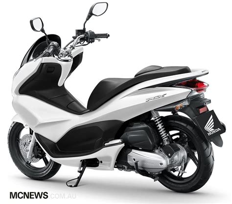 After having looked over the bike, while it doesn't look bad, it certainly is not the best looking scooter either. Honda PCX 125 | MCNews