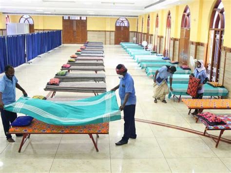 The state has already brought in strict restrictions that prevented unnecessary travel and reduced attendance in offices from this tuesday. COVID-19 cases surge in Kerala, but parties agree on no ...