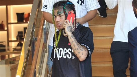 Tekashi 6ix9ine Manager Shotti Turns Himself In To Police For