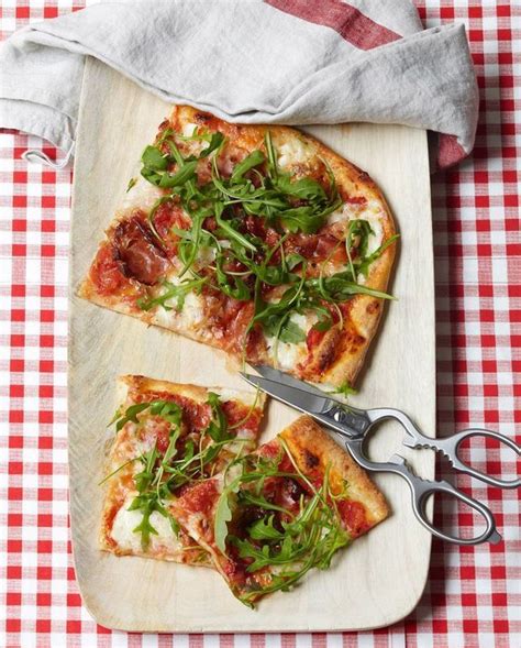 Gli agenti della squadra mobile e i vigili del fuoco,. Pizza « al taglio » pour 6 personnes - Recettes Elle à Table