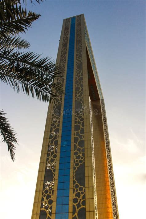 Dubai Frame Best New Attraction The Biggest Golden Picture Frame