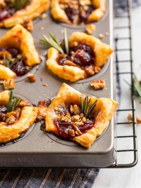 Brie Bites Easy Baked Cranberry Brie Bites In Puff Pastry