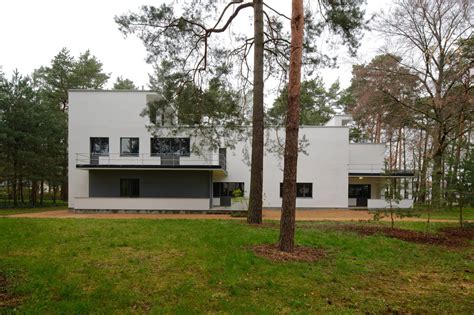 Haus dessau, einfamilienhaus dessau, einfamilienhaus angebote dessau, einfamilienhaus in dessau, haus mieten dessau aktuell wurden 16 mietangebote für häuser in dessau gefunden. Meisterhaus Kandinsky-Klee in Dessau saniert / Farbe als ...
