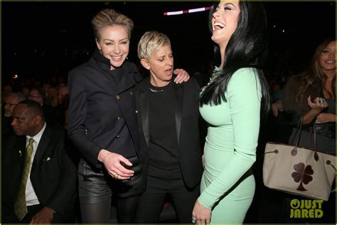 Ellen Degeneres Peeps Katy Perry S Boobs At Grammys 2013 Photo 2809579 Ellen Degeneres Katy