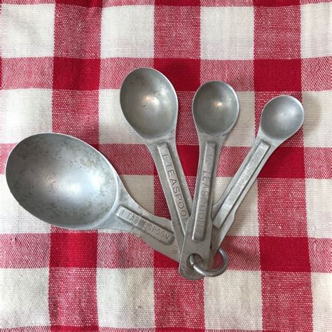 Vintage Aluminum Measuring Spoon Set Oval Measuring Spoons Etsy Mid