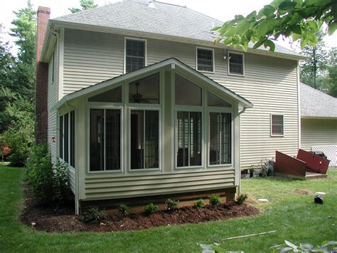 These living rooms will make you want to redecorate right now. 4 season porch ideas - Google Search | Three season room ...
