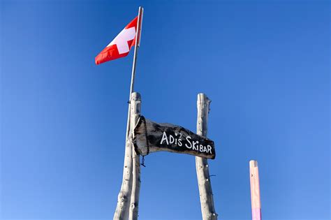 Op dit moment geldt er code oranje voor heel frankrijk behalve voor corsica. Reisadvies Zwitserland aangepast naar code geel