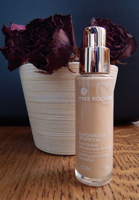 Proto bylo hned od začátku cílem značky yves rocher jednat v souladu s přírodou, tak jak je to přirozené pro rostliny a pro stromy. Bear Woods : Yves Rocher Instant youthful effect foundation