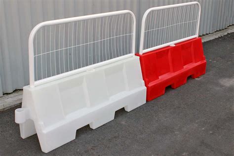 15 Metre Water Filled Evo Barrier System From £24 Vat