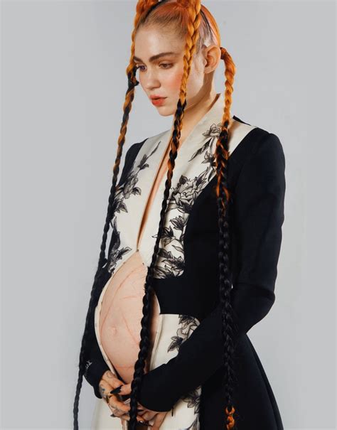 Elon Musk Responds To Grimes Pregnancy With Mysterious Tweet