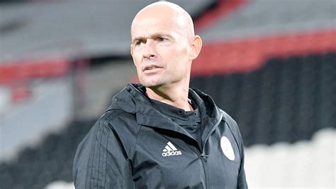 ضرب الجزيرة الإماراتي موعداً مع ريال مدريد الإسباني في نصف نهائي كأس العالم للأندية يوم 13 كانون الأول/ ديسمبر الحالي أبو ظبي. كايزر: الجزيرة جاهز لعودة الدوري في أي وقت - رياضة - محلية ...