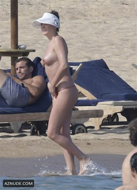 Bleona Qereti Topless In Amazing Tits And Pussy On The Beach In