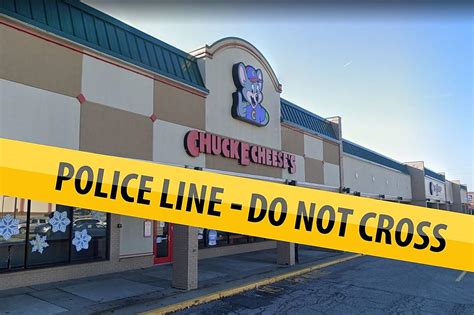 Shooting At Indianapolis Chuck E Cheese Leaves One Man Dead