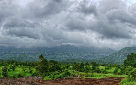 10 Places To Visit In Monsoon In India Places To Visit Places Monsoon
