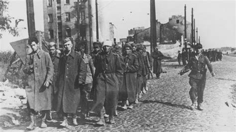 Warsaw Stops To Remember The 1944 Uprising History Al Jazeera