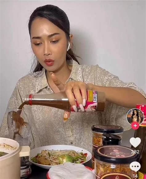 Thí Sinh Miss Grand Thái Lan Phải Livestream Bán đồ ăn Vặt Sex Shop Online