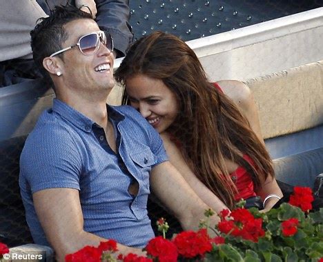 Ayrılığın nedeni olarak, rus manken irina shayk'ın ronaldo'nun annesinin 60'inci doğumgünü için verdiği partiye. Top Football Players: C Ronaldo Girlfriend Irina Shayk Pictures/Images/Photos