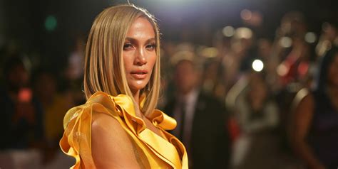 jennifer lopez goes blonde in epic hustlers premiere style and our jaws have dropped photo 1