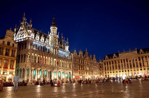 Introduzca el lugar de destino en el que realizar la búsqueda de su alojamiento. Lugares turisticos: Bélgica - Bruselas y Valonia
