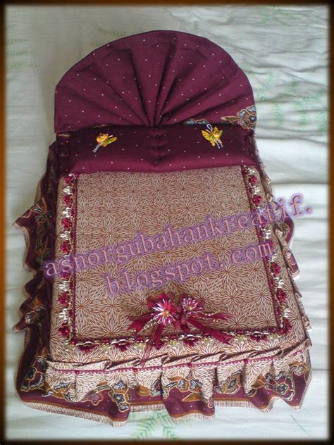 Hanya perlu google kain pelikat hantaran kesukaan anda dan contact pembuat barang hantaran tersebut. ASNOR SENI GUBAHAN KREATIF: KAIN PELIKAT/BATIK