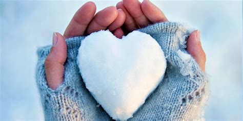 Download White Heart Snow Wallpaper