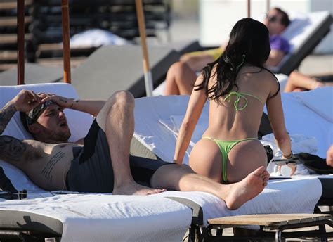 Bre Manziel Flaunts Her Booty In A Green Thong Bikini 28 Photos Thefappening