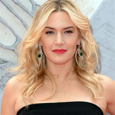 Kate Winslet Says Naked Titanic Picture Still Haunts Her Marie Claire