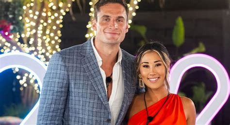 Love Islands Tina Provis Throws Shade At Emily Ward And Mitch Hibberd