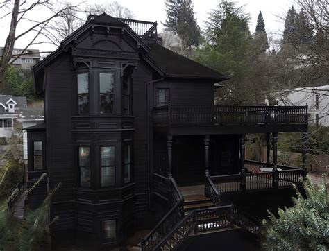 ‘scooby Doo Mansion On The Hill Designer Flips A Victorian House