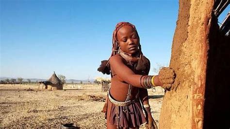 非洲一个原始部落，女人有不穿衣服的习俗，男人必须娶5个妻子