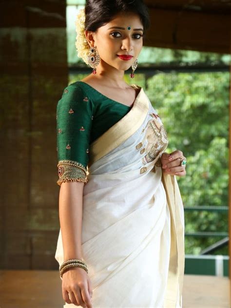 35 Gorgeous Kerala Saree Blouse Designs To Try This Year Styling Tips For Kasavu Saree