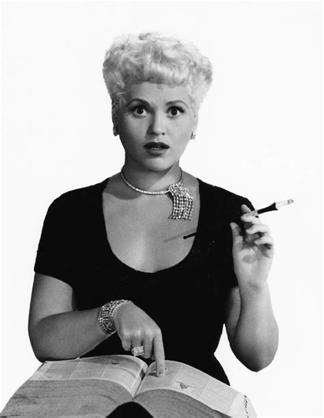 40 Beautiful Photos Of Judy Holliday In The 1940s And 50s Vintage