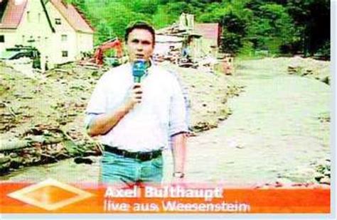 Immer wieder trifft sie sich zum feiern, dabei fliegen auch flaschen auf die polizei. Hilfe-Heidelberg.de: Hochwasser an der Elbe 2002 ...