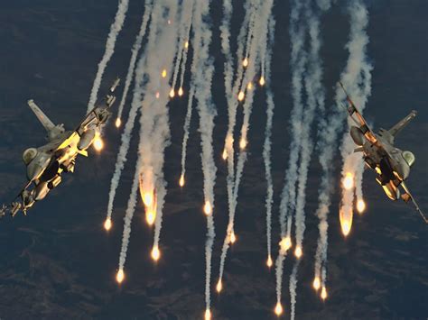 Turkish F 16c Fighting Falcon Fighter Jets Using Flare Global