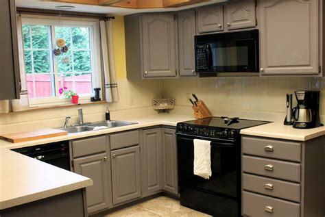 • traditional paneled cabinets give your kitchen a tailored look. Painting old kitchen cabinets ideas | Hawk Haven