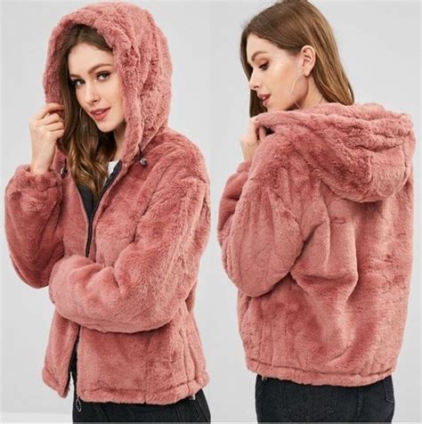 Hooded Plush Winter Faux Fur Coat Outfit Street Fashion Trends For Women Casual Wear Lipstick