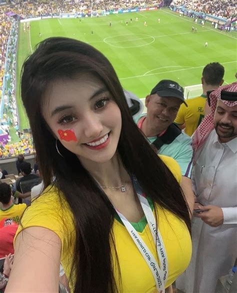 陈玥玥 On Twitter 来欣赏一下卡塔尔世界杯现场中国女孩的颜值，不输任何国家的女球迷吧？