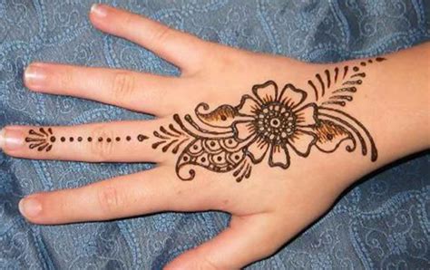 Top 25 Best Simple Mehndi Designs That You Can Try By Yourself Folder