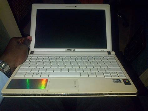 Hafif ve ince tasarımlara sahip olan mini dizüstü bilgisayar modelleri, özellikle seyahat ve gezi gibi. Samsung Mini Laptop For Sale(lagos) - Computers - Nigeria