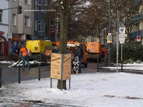 The explosion triggered a fire that took several hours to put out. Leverkusen, Bild: Rosenmontagszug Opladen 2010 ...
