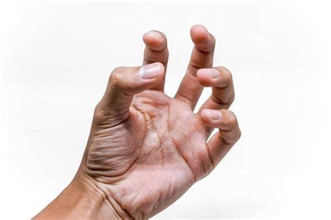 6 Causes Of Hand Twitching Vinmec