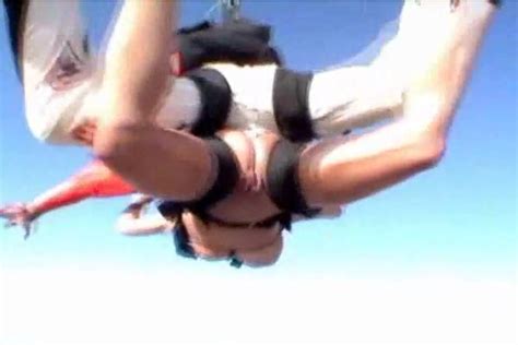 Extreme Parachuting Bitch Who Flashes Her Wet Pussy High In The Sky Video