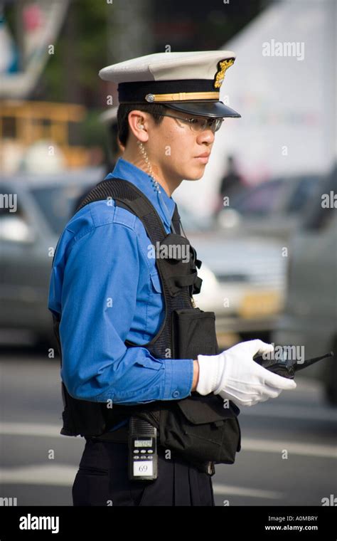 Policeman Seoul South Korea Stock Photo Alamy