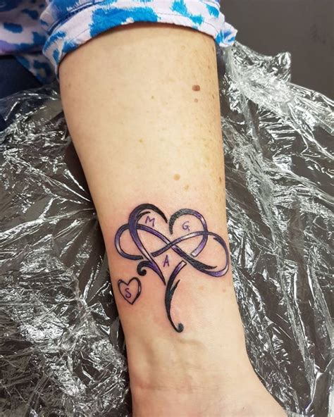 Ultimately choosing someone who holds a special place in your heart. Infinity Heart Tattoo - Tattoo Collections | Tattoos, Infinity heart tattoo, Heart tattoo