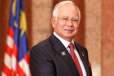 Pelantikan ini dilangsungkan di istana kepresidenan. Ini Tangga Gaji Menteri Kabinet Dan Ahli Parlimen Malaysia ...