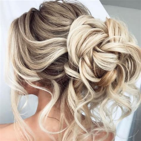 It is extremely versatile and can be perked up in a number of ways. 50 Delicate Bridesmaid Hairstyles for a Beautiful ...